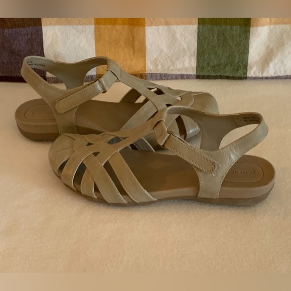 WEAR EVER AMOR SLIP ON SHOES - SZ 7M - Picture 3 of 5